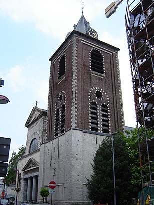 Hoe gaan naar Sint-Vedastus-kerk Menen met het openbaar vervoer - Over de plek