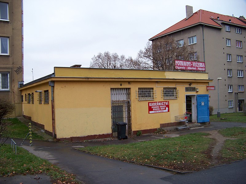 File:Michle, Sedlčanská 61, večerka.jpg