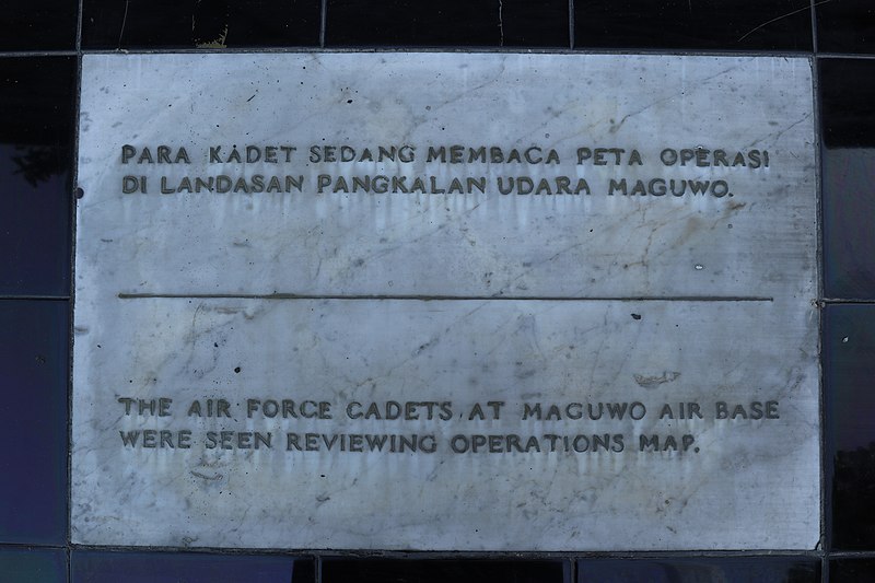 File:Monumen-Perjuangan-TNIAU-KadetBacaPetaOperasi.jpg