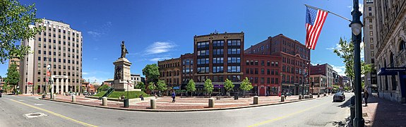 Monument Square panorama, Portland Maine.jpg