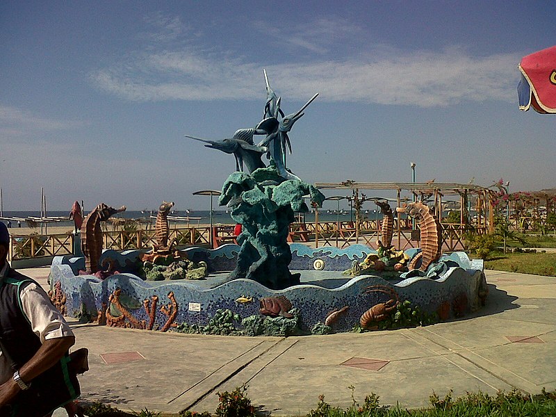 File:Monumento al trabajo del mar - panoramio.jpg