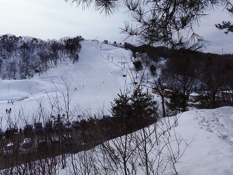 File:Mountain Ski Kanaya 01.jpg