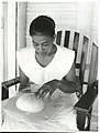 Mrs Porohu Setephano weaving a hat (1962).jpg
