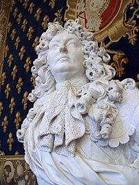 Buste de Louis XIV au musée des beaux-arts de Dijon, œuvre du sculpteur Antoine Coysevox. (définition réelle 1 500 × 2 000)