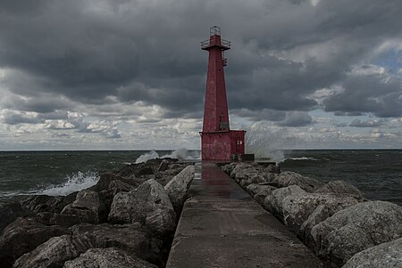 Muskegon Breakwater light