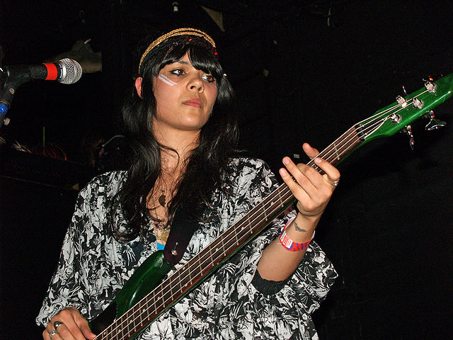 Khan playing New York City's Bowery Ballroom in 2007, promoting Fur and Gold