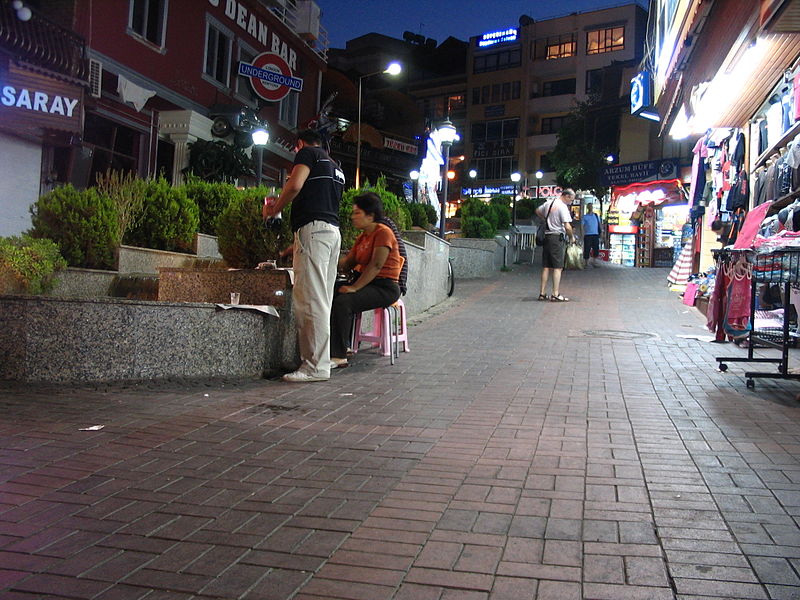 File:Night Alanya.jpg