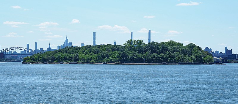 File:North Brother Island from Barretto Point Park.jpg