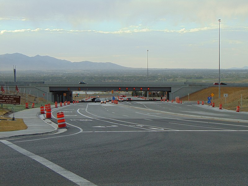 File:Northwest at 14600 S & I-15 interchange, Sep 16.jpg