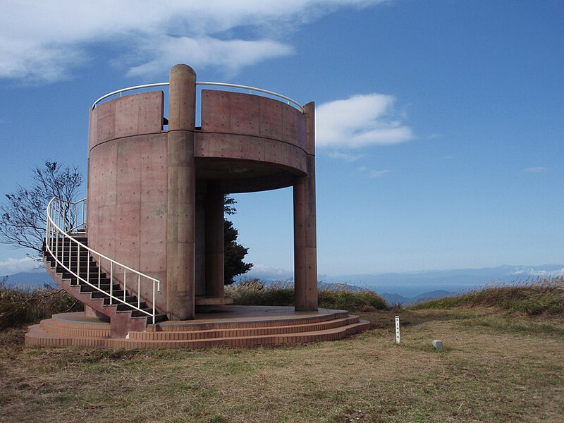 File:Observation Deck of Sukumo-yama.jpg