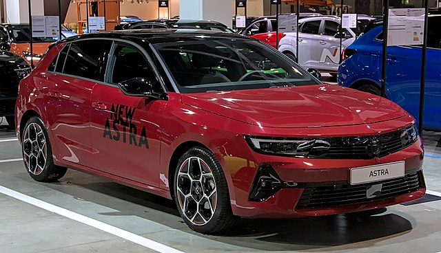 File:Opel Astra L Auto Zuerich 2021 IMG 0320.jpg - Wikipedia