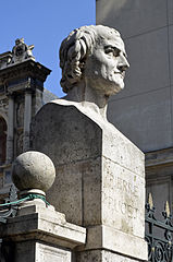 Antonin Mercié, Buste de Pierre Puget à l'entrée de la École des beaux-arts de Paris.