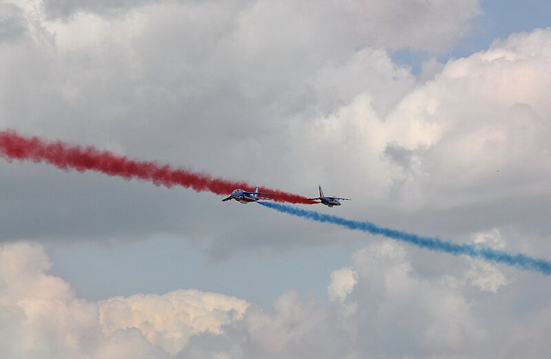 File:Patrouille de France (3643655351).jpg