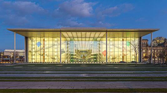 Paul-Löbe-Haus with reflection of Chancellor's Office ...