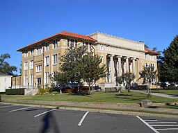 Pearl River County Courthouse i Poplarville.