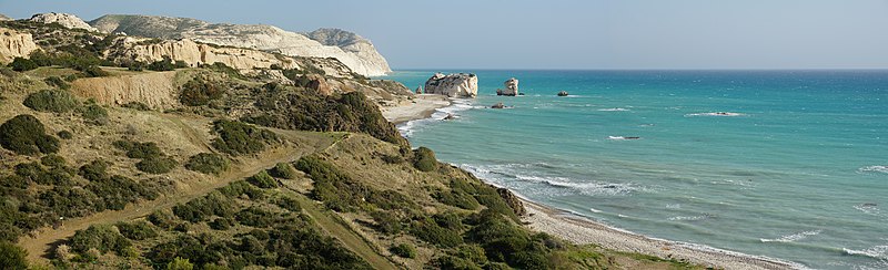 Rocha de Afrodita (Petra tou Romiou) na costa de Paphos.