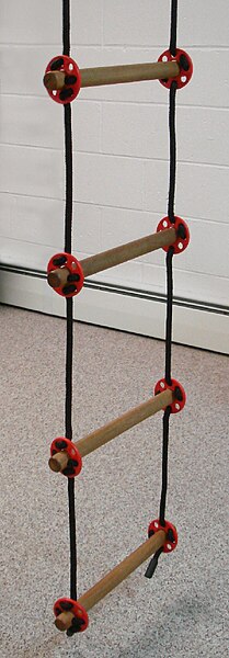 File:Play Rope Ladder.jpg