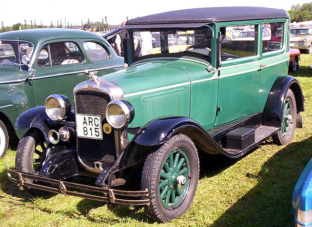 1928 Pontiac Series 6-28 2-door 5-passenger Coach sedan
