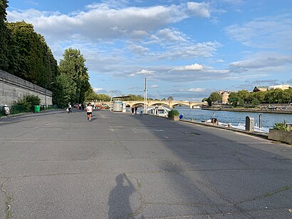 Comment aller à Port des Champs-Élysées en transport en commun - A propos de cet endroit