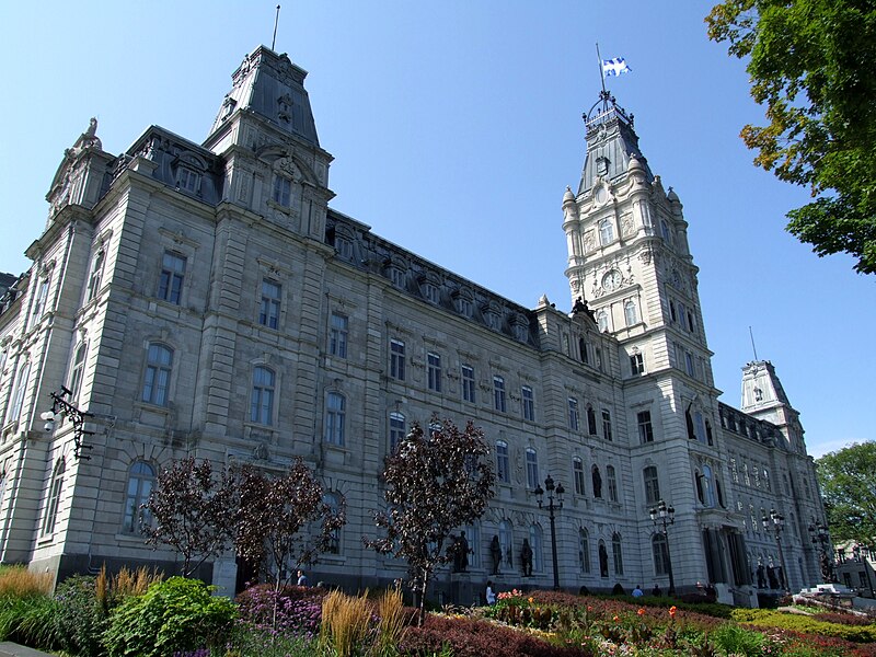 File:Québec - Hôtel du Parlement 2.jpg