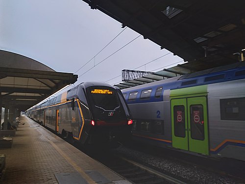 R (Regionale) train in Rome