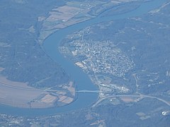 Aerial view of the Ravenswood Bridge in 2017