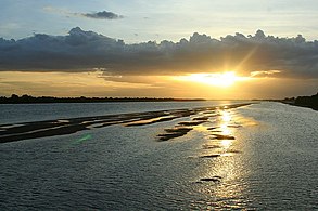 流經馬考的皮拉尼亞斯河（英语：Piranhas River）
