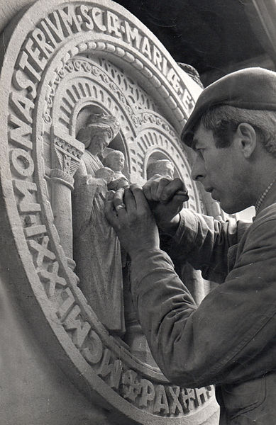 File:Rondel, Our Lady & St Peter. Work in progress.jpg