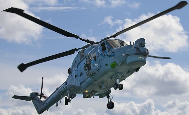 A Royal Navy Lynx HMA.8 of the Lynx Operational Evaluation Unit