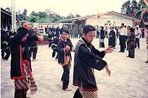 Tahun 90-an: Pasukan silat sekolah membuat persembahan semasa acara sekolah.
