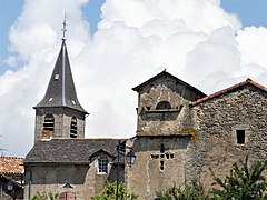 Le clocher de l'église de Saint-Victor.