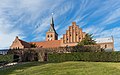 3397) Vue latérale de l'ensemble architectural de la cathédrale Saint-Canut, Odense, Danemark. , 16 avril 2016