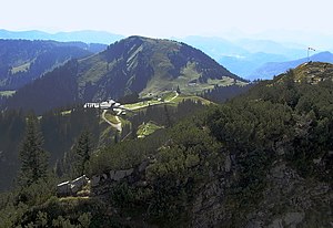 The Setzberg from the Wallberg summit, with the Wallbergbahn mountain station in between