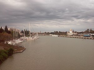 Guadalquivir: Nombres históricos, Afluentes, Régimen fluvial