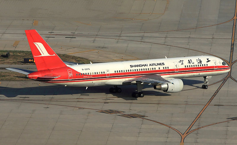 File:Shanghai Airlines Boeing 757-26D Zhao.jpg