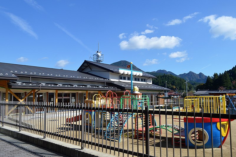 File:Shitara Town Children Center ac.jpg