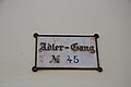 Historisches Straßenschild in Lübeck "Adler-Gang"