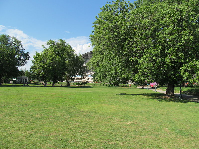 File:Skopje Park 2014 (113).JPG