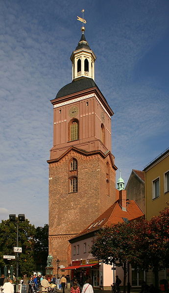 File:Spandau Nikolaikirche Turm.jpg