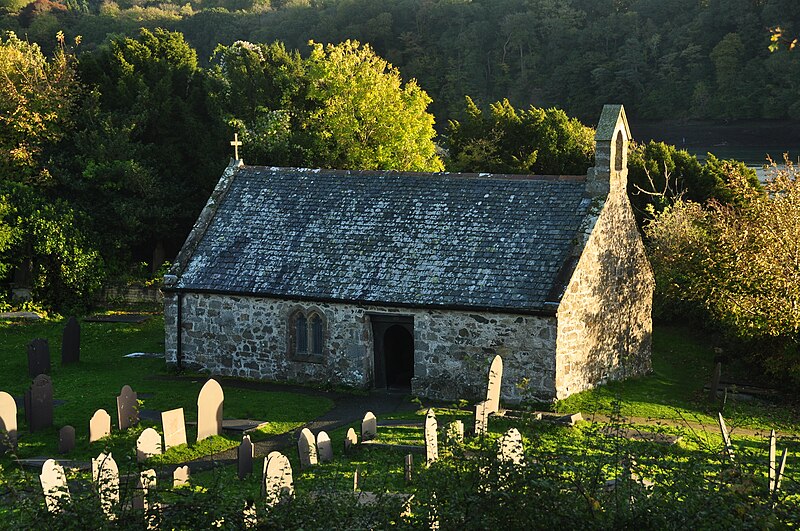 File:St Tysilio's Church, Menai Bridge (7601).jpg