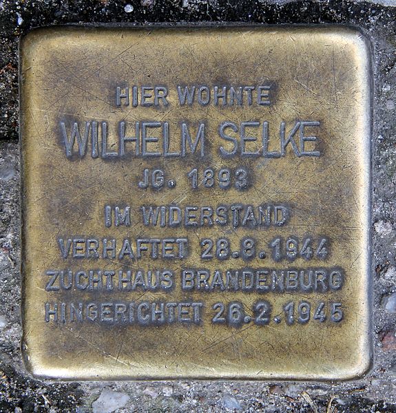 File:Stolperstein Ritterstr 109 (Kreuzb) Wilhelm Selke.jpg