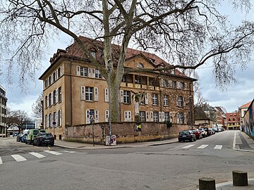 Angle de la rue de l'Académie (à gauche) et de la rue de la Manufacture-des-Tabacs.