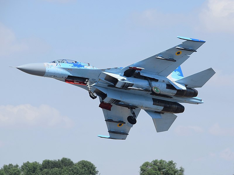 File:Sukhoi Su-27UB (code 71) arrives at RIAT Fairford 12July2018 arp.jpg