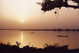 Solnedgang i Ségouregionen, ved Nigerfloden.