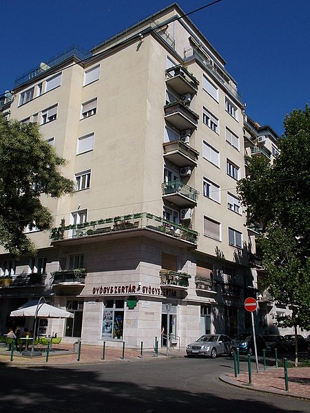 File:Szent István Park Pharmacy - Budapest District XIII.JPG