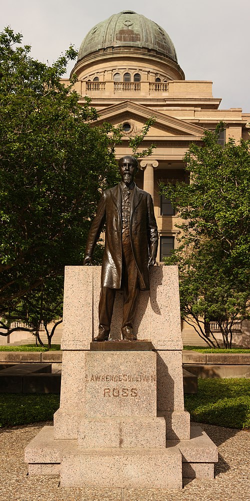 Statue of Lawrence Sullivan "Sul" Ross located in front of the Academic Building