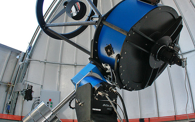 The 60 cm telescope is operated from Liège, Belgium, 12000 km away.
