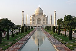 Taj Mahal, Iconic view, Agra, India.jpg