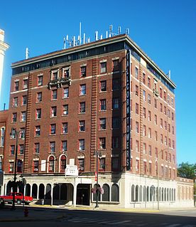 <span class="mw-page-title-main">Hotel Tallcorn</span> Building in Iowa, United States