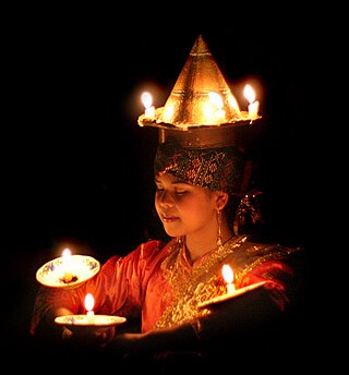 <span class="mw-page-title-main">Candle dance</span> Indonesian traditional dance